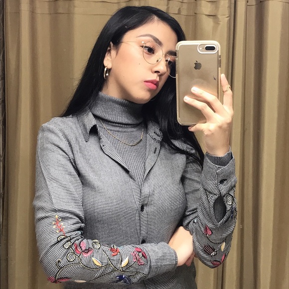 Meet your Posher, Iris - Picture 1 of 1